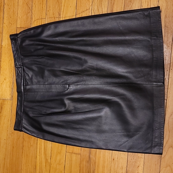 Apostrophe Dresses & Skirts - NWOT Apostrophe 100% leather skirt sz 10